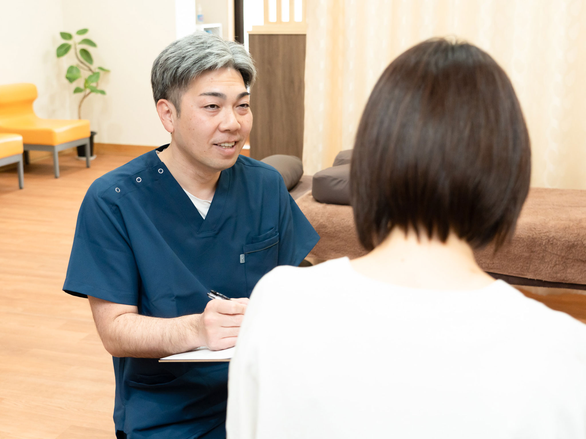 整体院の診療風景